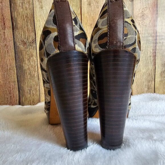 Coach Tristian Leopard Signature Logo Pumps Brown Graphic Size 6B - Picture 4 of 13